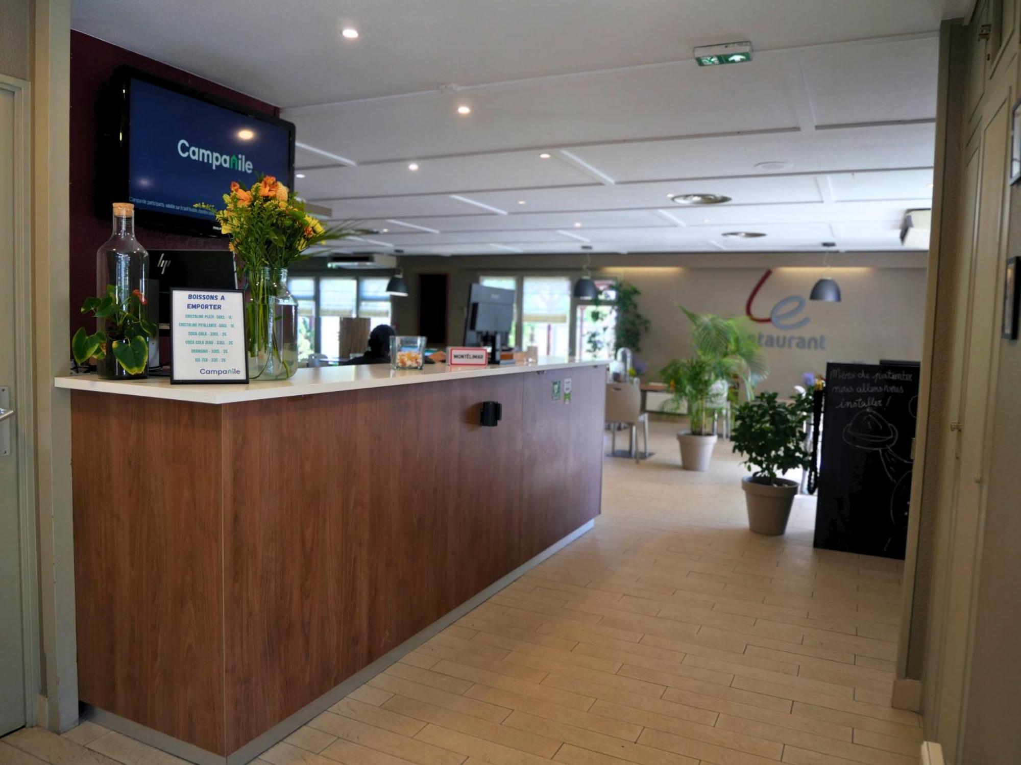 Hotel Campanile Montelimar Nord - A7 Sortie 17 Les Tourrettes Exterior foto